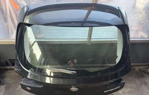 Alfa Romeo Stelvio Tailgate/trunk/boot lid 