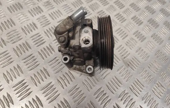 Ford Focus Power steering pump 6G913A696CD