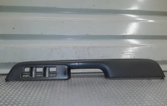 Nissan X-Trail T30 Front door interior handle trim 80949EQ300