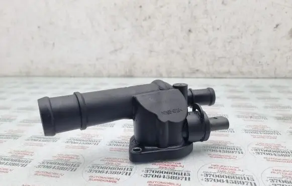 Volkswagen PASSAT B6 Engine coolant pipe/hose