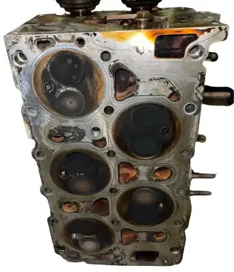 Volkswagen Golf IV Engine head 071103373