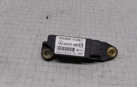 Mercedes-Benz C W203 Airbag deployment crash/impact sensor 0018204426 002979
