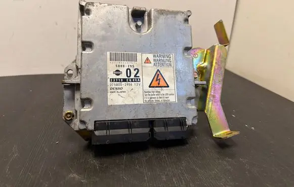 Nissan X-Trail T30 Engine control unit/module 5800295 2758002956 23710EQ44A