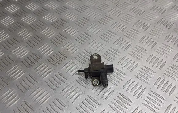 Ford Mondeo Mk III Valve vacuum 1S7G-9J559-BA