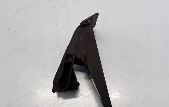 Accelerator throttle pedal