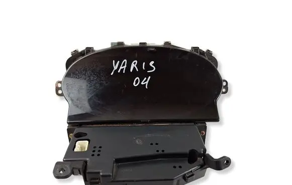 Toyota Yaris Verso Speedometer (instrument cluster) 838005C631