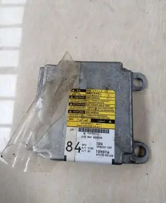 Toyota Avensis T250 Airbag control unit/module 8917005120
