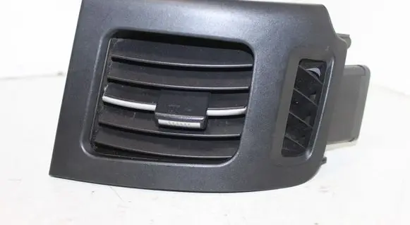 Toyota Prius (XW30) Dashboard side air vent grill/cover trim 5565047070