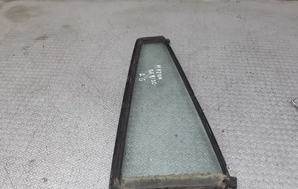 Rear vent window glass