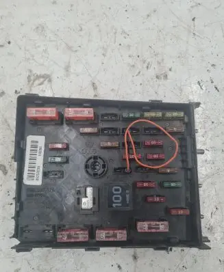 Volkswagen PASSAT B6 Fuse box set 3C0937125