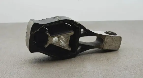 Peugeot 3008 I Engine mount bracket 9808838680