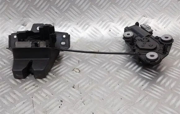 Volvo XC40 Tailgate/trunk/boot lock/catch/latch 32149889