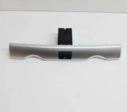Dashboard glove box trim