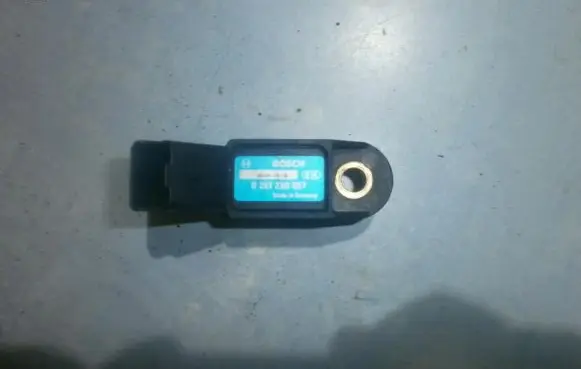 Peugeot 406 Air pressure sensor 0261230057 0006151b
