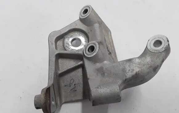 Volvo XC90 Engine mounting bracket 31430490