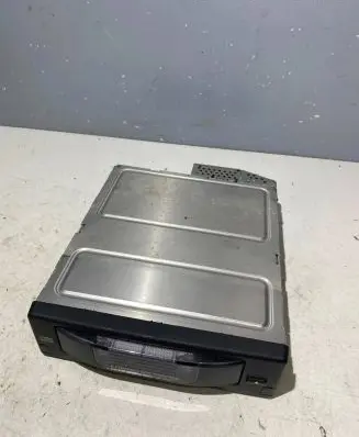 BMW 5 E60 E61 CD/DVD changer 9133077 020469 602180465811