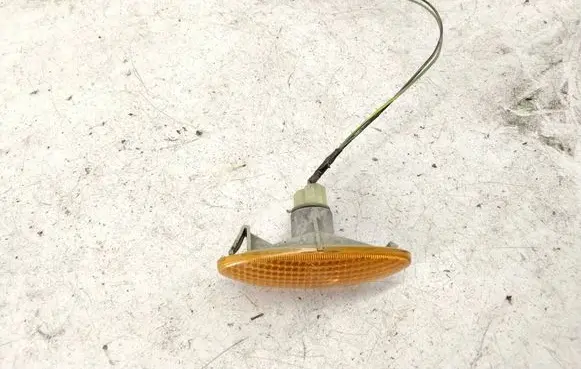 Nissan Almera Tino Front fender indicator light 23676210 26160
