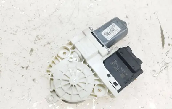 Volkswagen PASSAT CC Rear door window regulator motor 3C8959703C 914888117 3C8839461K