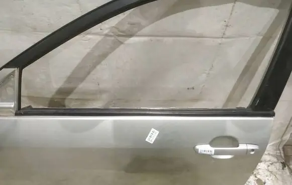 Toyota Corolla E120 E130 Front door glass trim molding 