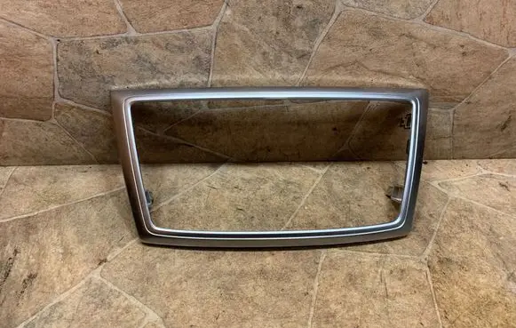 Mercedes-Benz GL X166 Radio/GPS head unit trim A1666801917