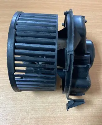 Nissan Note (E11) Heater fan/blower AV1701