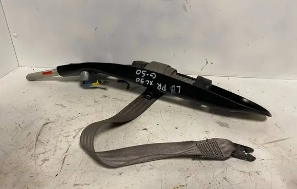 Volvo XC90 Front seatbelt 30675027