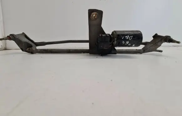 Volvo S70 V70 V70 XC Front wiper linkage and motor 9169321 0390241133