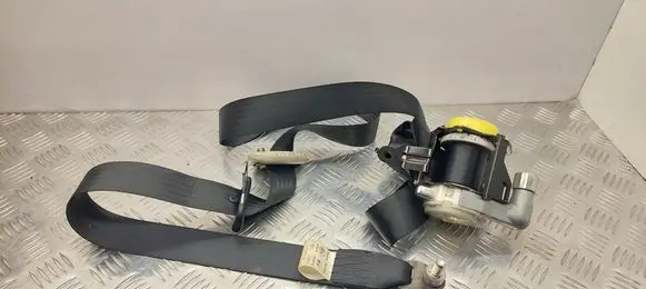 Mazda 3 II Front seatbelt T89406T