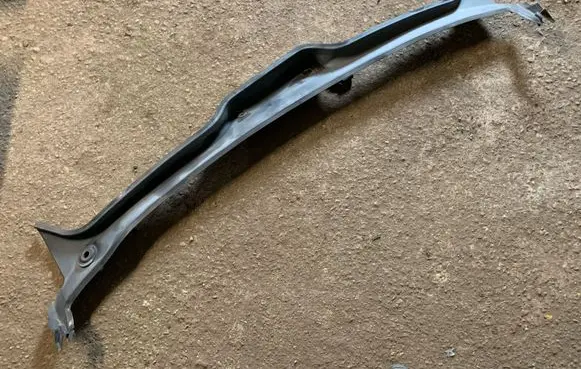 BMW 7 E65 E66 Wiper trim 7065284 51717065284
