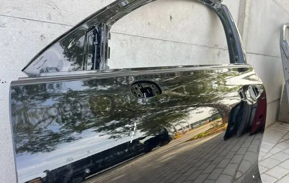 Volvo S60 Front door