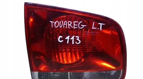 Volkswagen Touareg I Tailgate rear/tail lights