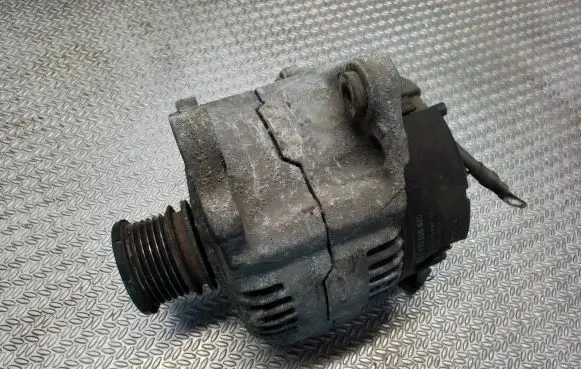 Volkswagen Golf III Generator/alternator 028903028