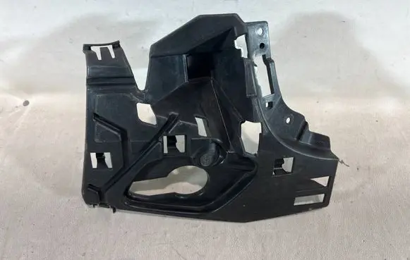 Volvo XC60 Front bumper mounting bracket 31425174