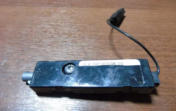 Mercedes-Benz SLS AMG Trunk lid opening control unit A1979050600SLSE197