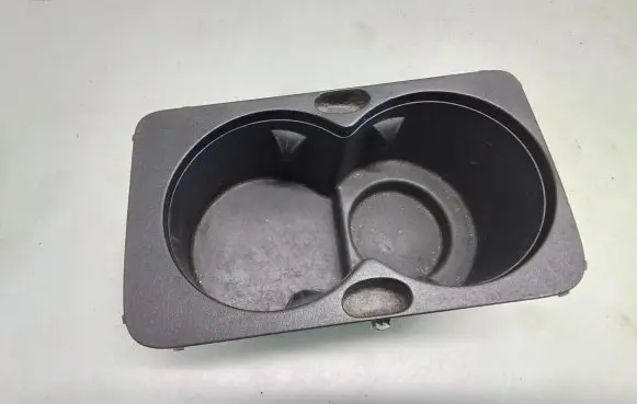 Cup holder front