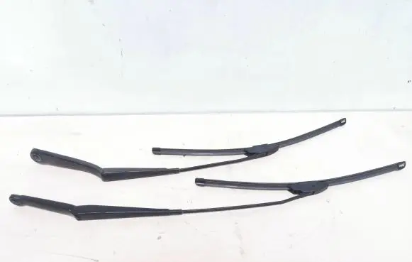 BMW X3 E83 Windshield/front glass wiper blade 3427721 3427725