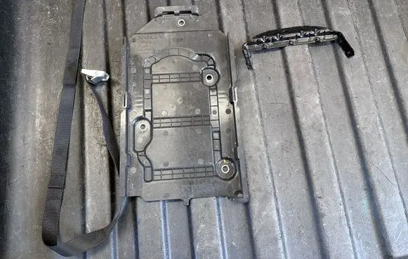 Volvo V60 Battery tray 31479348 31479349
