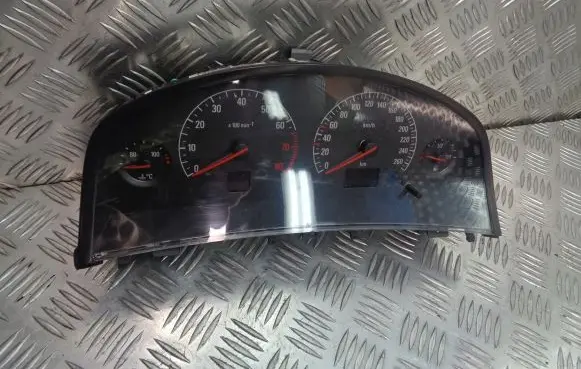 Opel Vectra C Tachometer 
