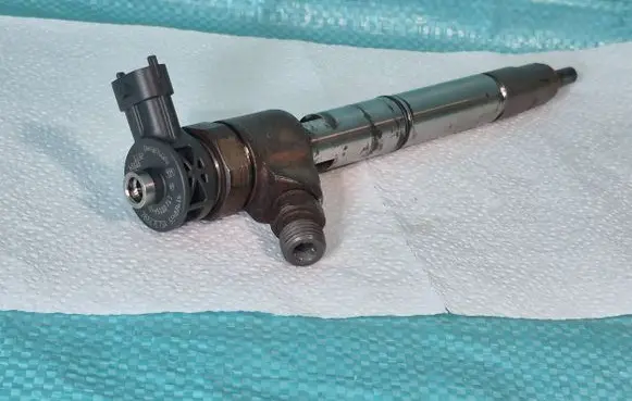 Opel Insignia B Fuel injector 0445110713 0445110213