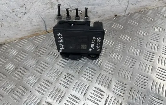 Skoda Octavia Mk3 (5E) ABS Pump 5Q0614517Q 10062234781 5Q0907379R