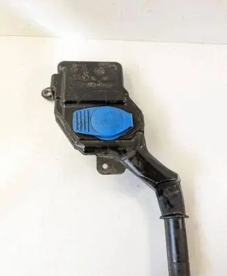 Audi A5 8T 8F Window washer liquid tank fill tube 8T1955463B