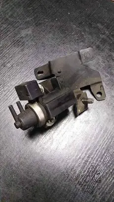 BMW 5 E39 Turbo solenoid valve 72279600