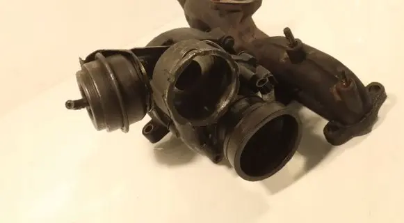 Volkswagen PASSAT B6 Turbo 038253016K