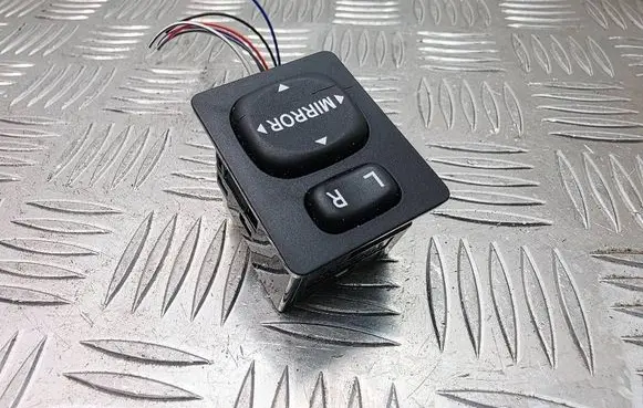 Toyota Yaris Wing mirror switch 183574