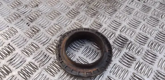 Nissan Qashqai Front coil spring rubber mount 