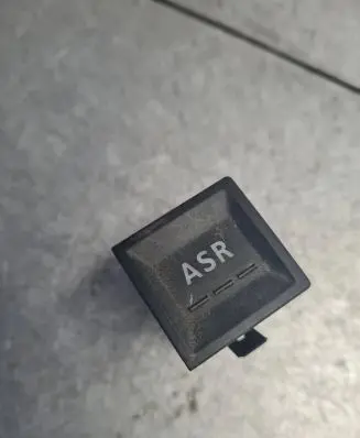 Traction control (ASR) switch
