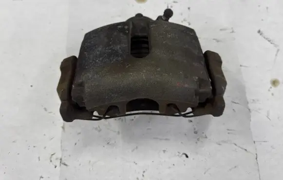 Volkswagen PASSAT CC Front brake caliper