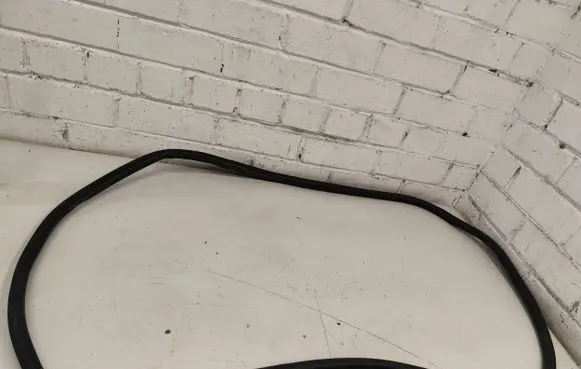Skoda Octavia Mk2 (1Z) Rubber seal front coupe door 