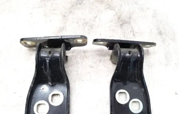 Opel Astra J Tailgate/trunk/boot hinge 