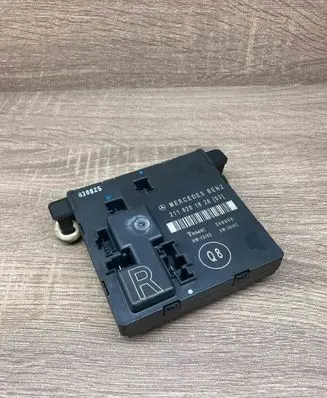 Mercedes-Benz E W211 Door control unit/module 2118201626